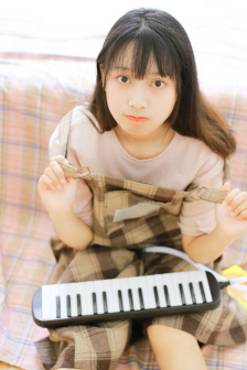 年轻的女教师